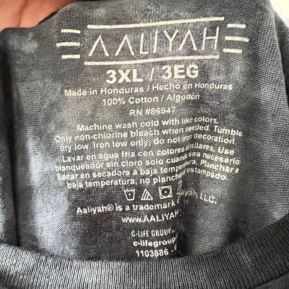 NWOT Aaliyah Tie Dye Graphic Tshirt - Picture 4 of 4